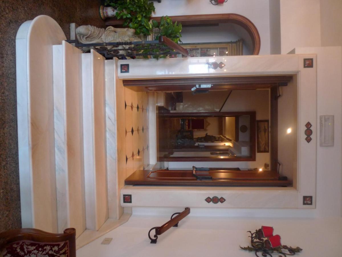 Hotel La Riva Giardini Naxos Exterior foto