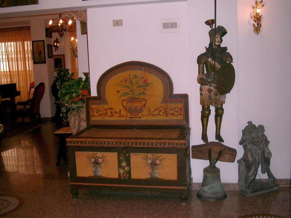 Hotel La Riva Giardini Naxos Exterior foto